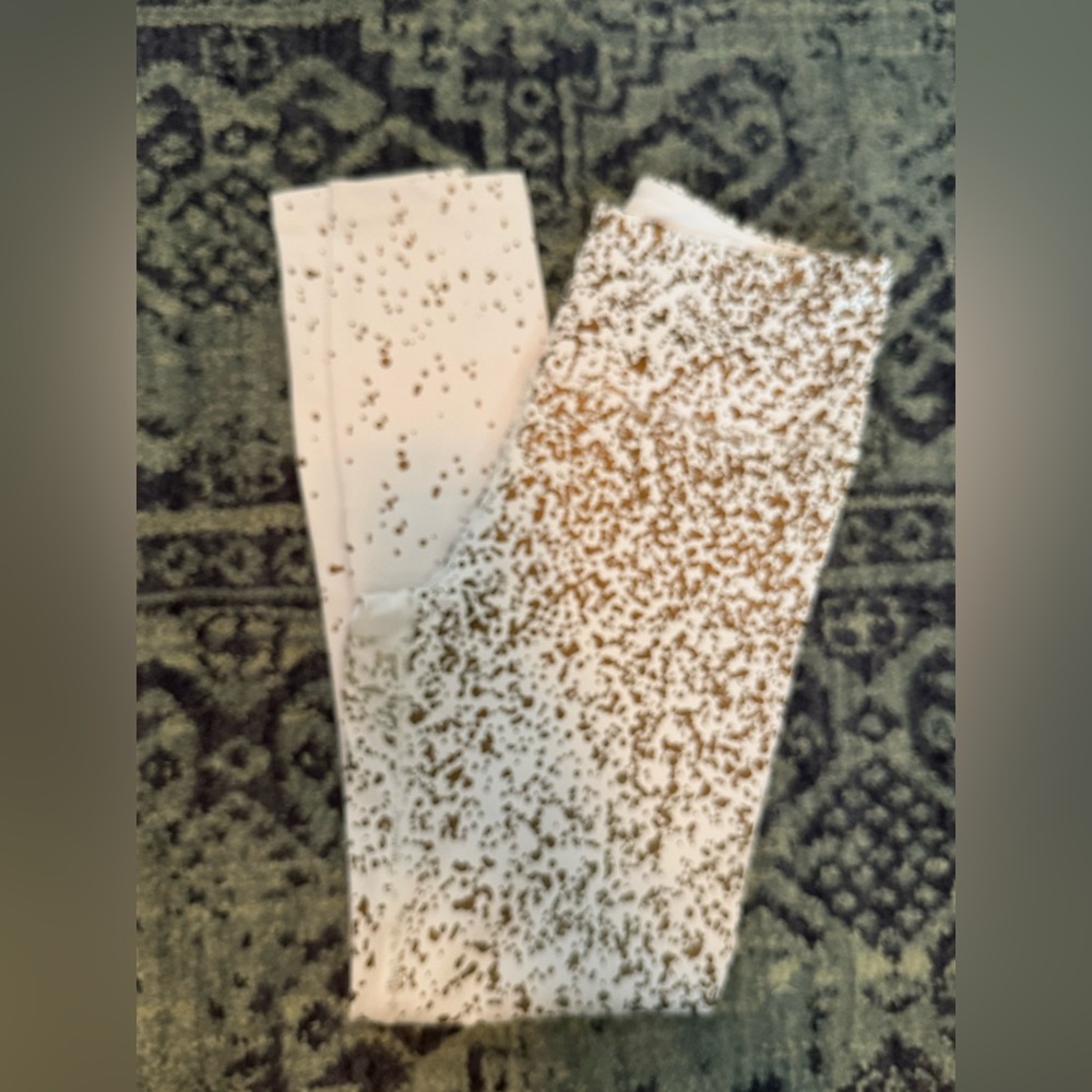 Zyia white stay gold light and tight leggings